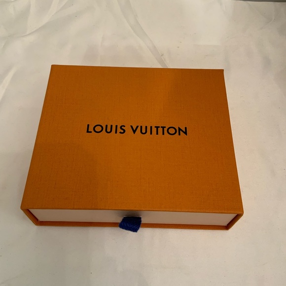 Louis Vuitton Wallet - Picture 11 of 11